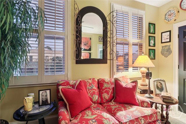 44 Chaucer Street, Savannah, GA 31410