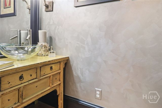 44 Chaucer Street, Savannah, GA 31410