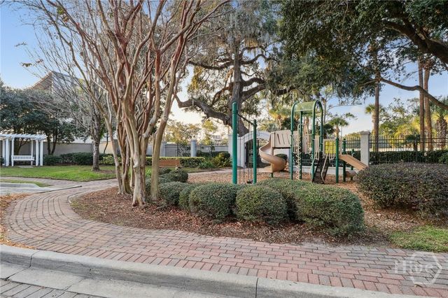 44 Chaucer Street, Savannah, GA 31410