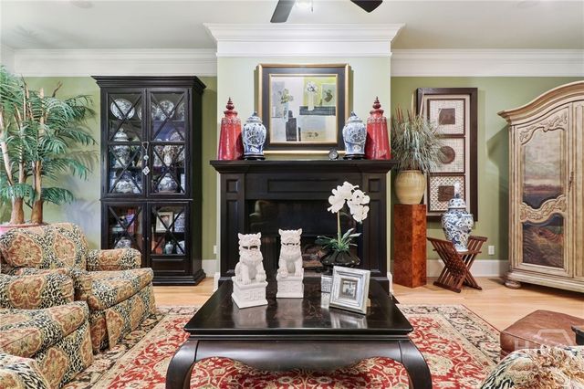 44 Chaucer Street, Savannah, GA 31410