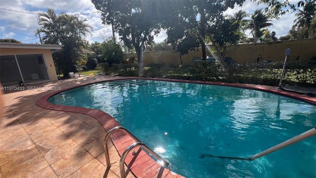 1980 NE 185th Ter, North Miami Beach, FL 33179