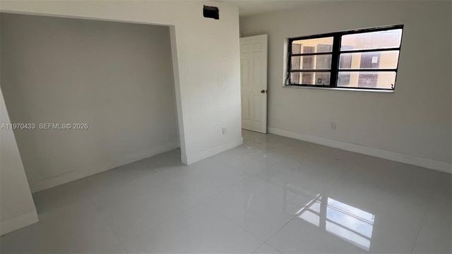 1980 NE 185th Ter, North Miami Beach, FL 33179