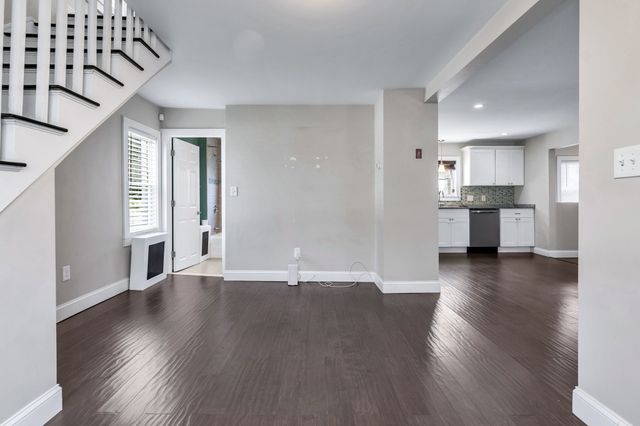 90 Gilbert St, Lawrence, MA 01843