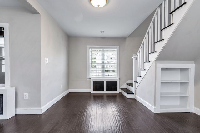 90 Gilbert St, Lawrence, MA 01843
