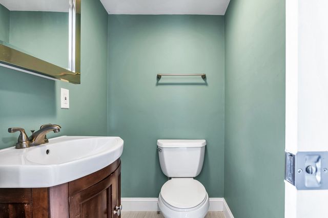 90 Gilbert St, Lawrence, MA 01843