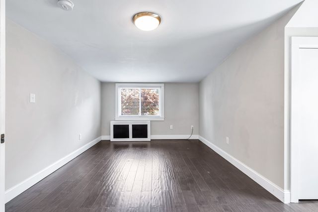 90 Gilbert St, Lawrence, MA 01843