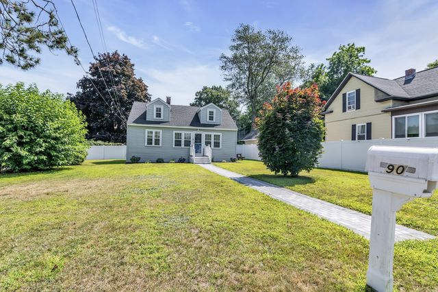90 Gilbert St, Lawrence, MA 01843