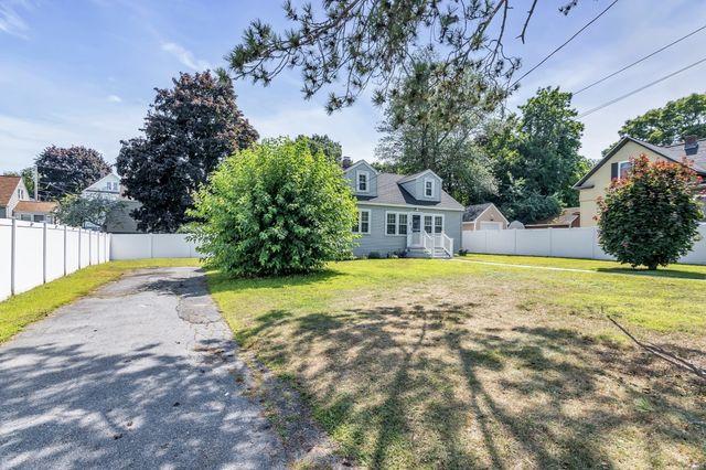 90 Gilbert St, Lawrence, MA 01843