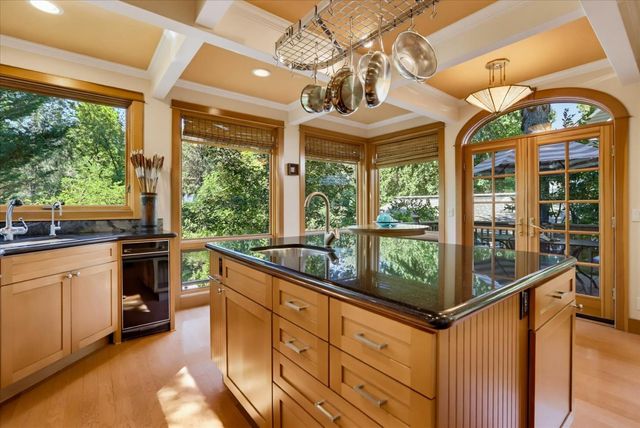124 Grove St, Nevada City, CA 95959