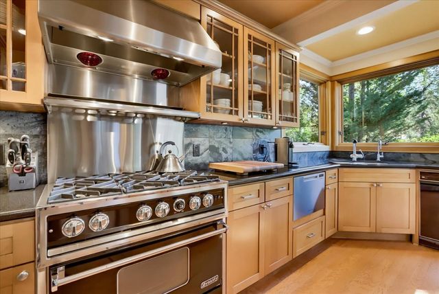 124 Grove St, Nevada City, CA 95959