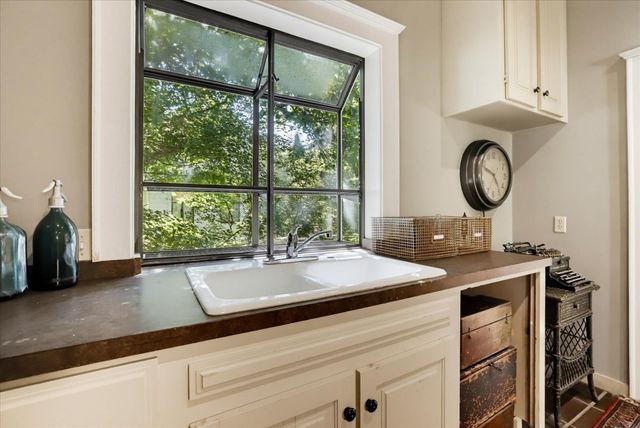 124 Grove St, Nevada City, CA 95959