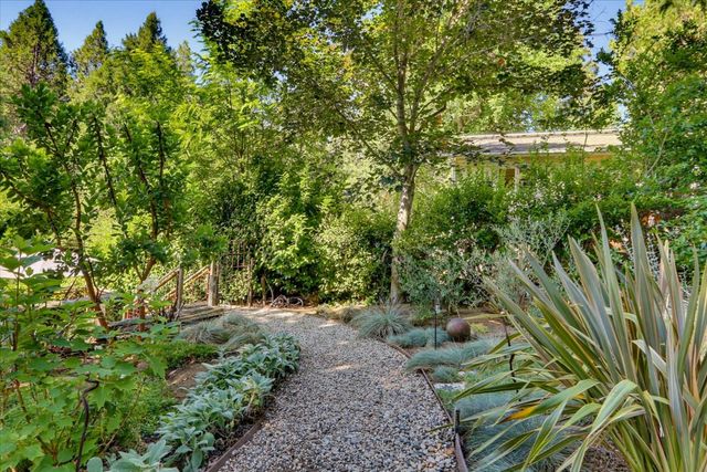 124 Grove St, Nevada City, CA 95959