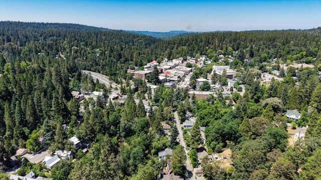 124 Grove St, Nevada City, CA 95959