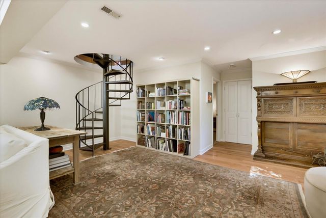 124 Grove St, Nevada City, CA 95959