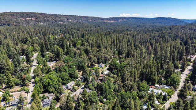 124 Grove St, Nevada City, CA 95959
