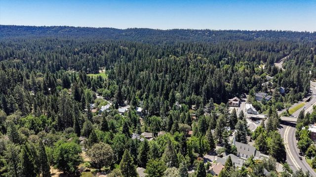 124 Grove St, Nevada City, CA 95959