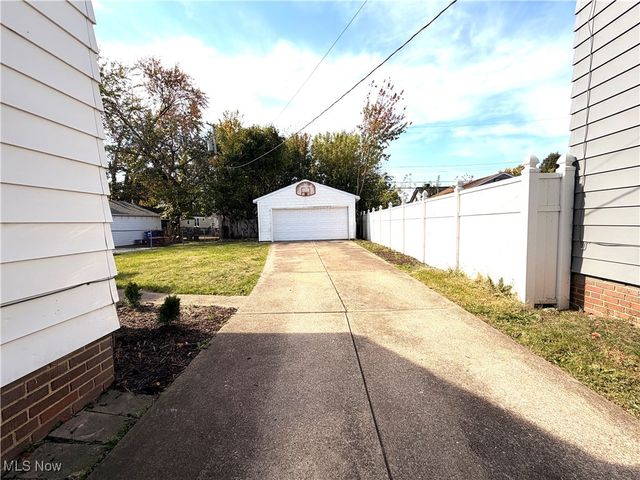 3774 W 135th Street, Cleveland, OH 44111