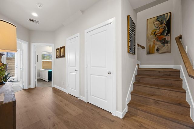 2323 Warhol Way, Houston, TX 77091