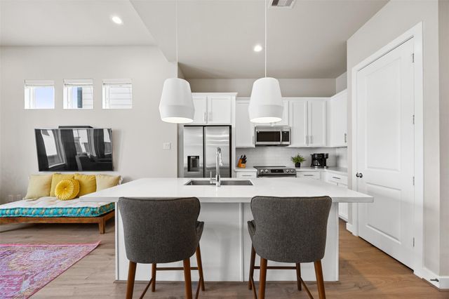 2323 Warhol Way, Houston, TX 77091