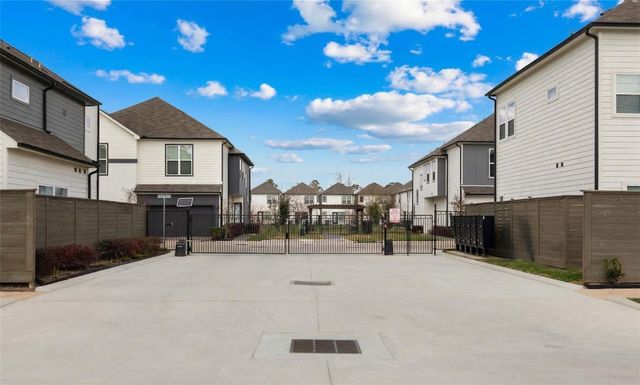 2323 Warhol Way, Houston, TX 77091