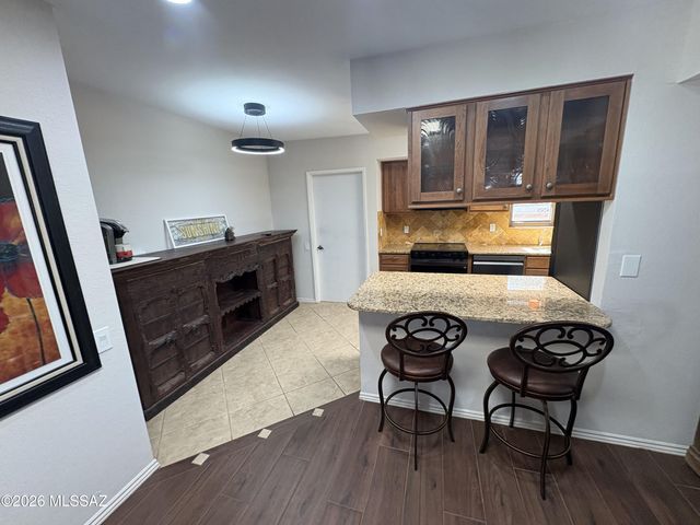 1211 N Paseo Del Cervato, Green Valley, AZ 85614