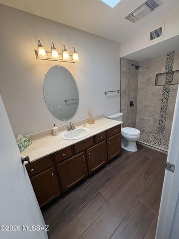 1211 N Paseo Del Cervato, Green Valley, AZ 85614