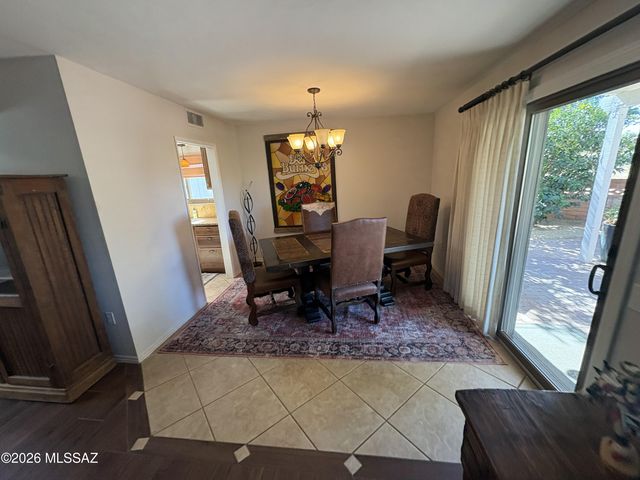 1211 N Paseo Del Cervato, Green Valley, AZ 85614