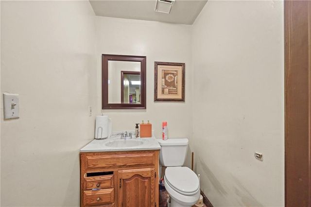 3800 Agnes Avenue, Kansas City, MO 64130