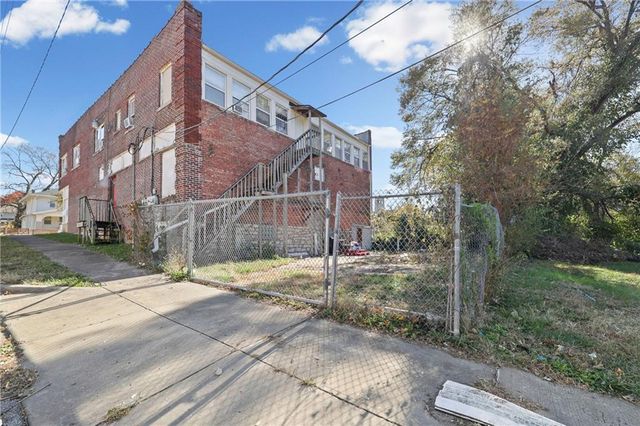 3800 Agnes Avenue, Kansas City, MO 64130