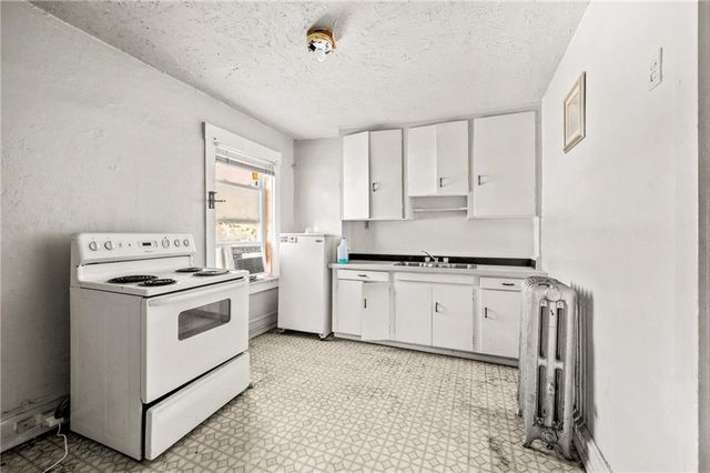 3800 Agnes Avenue, Kansas City, MO 64130