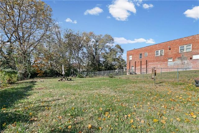 3800 Agnes Avenue, Kansas City, MO 64130