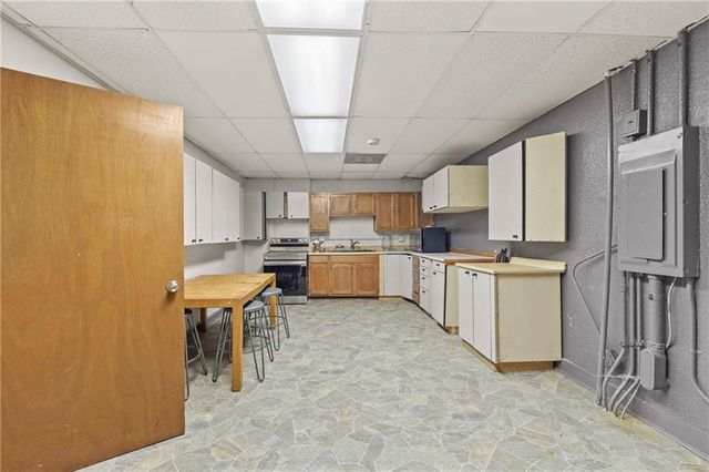 3800 Agnes Avenue, Kansas City, MO 64130