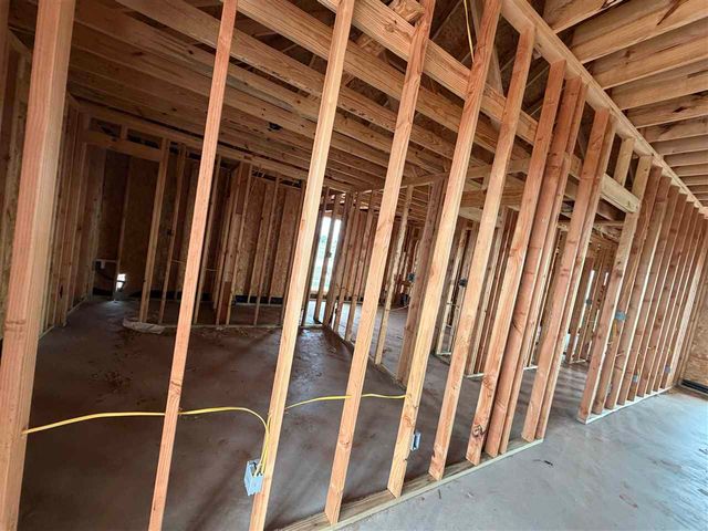 200 Meadowlark Ln, Geronimo, OK 73543