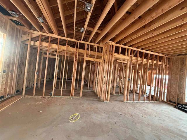 200 Meadowlark Ln, Geronimo, OK 73543