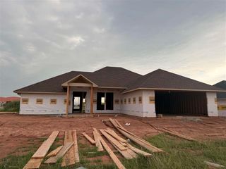 200 Meadowlark Ln, Geronimo, OK 73543
