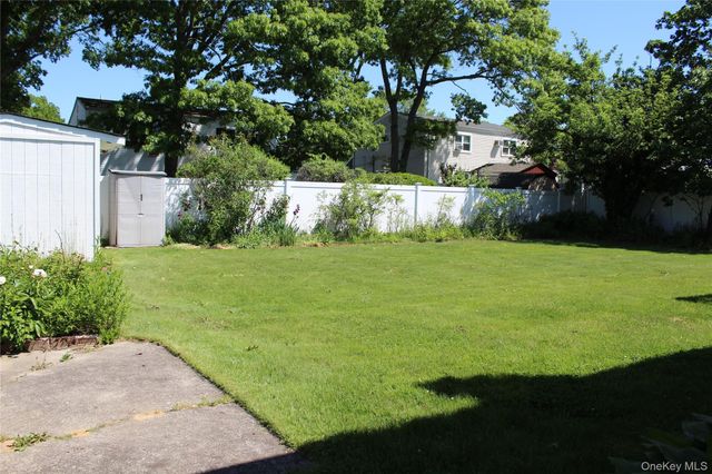 69 Appel Drive E, Shirley, NY 11967