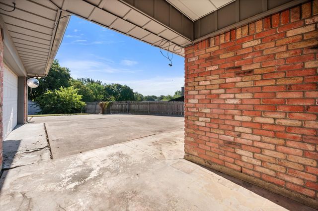 308 Rhineland Road, Benbrook, TX 76126