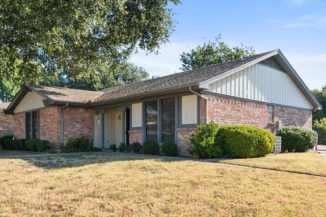 308 Rhineland Road, Benbrook, TX 76126