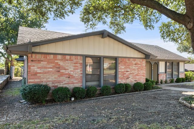 308 Rhineland Road, Benbrook, TX 76126