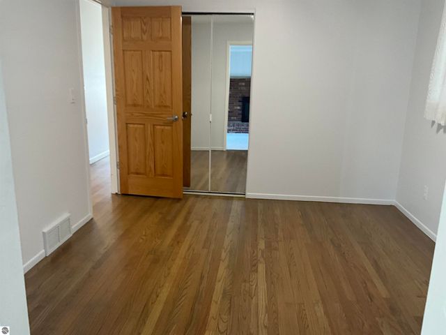 22501 Visnaw Street, St Clair Shores, MI 48081