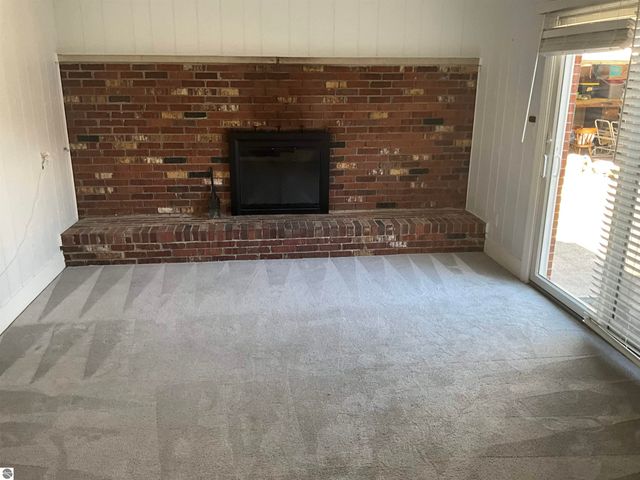 22501 Visnaw Street, St Clair Shores, MI 48081