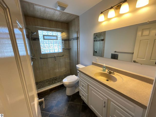 22501 Visnaw Street, St Clair Shores, MI 48081