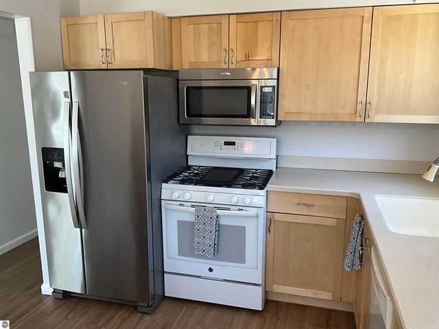 22501 Visnaw Street, St Clair Shores, MI 48081