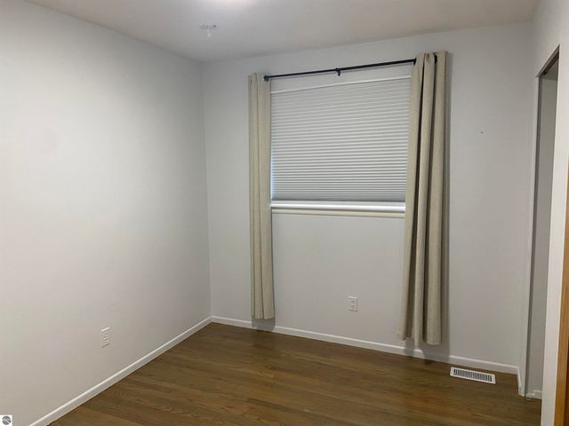 22501 Visnaw Street, St Clair Shores, MI 48081