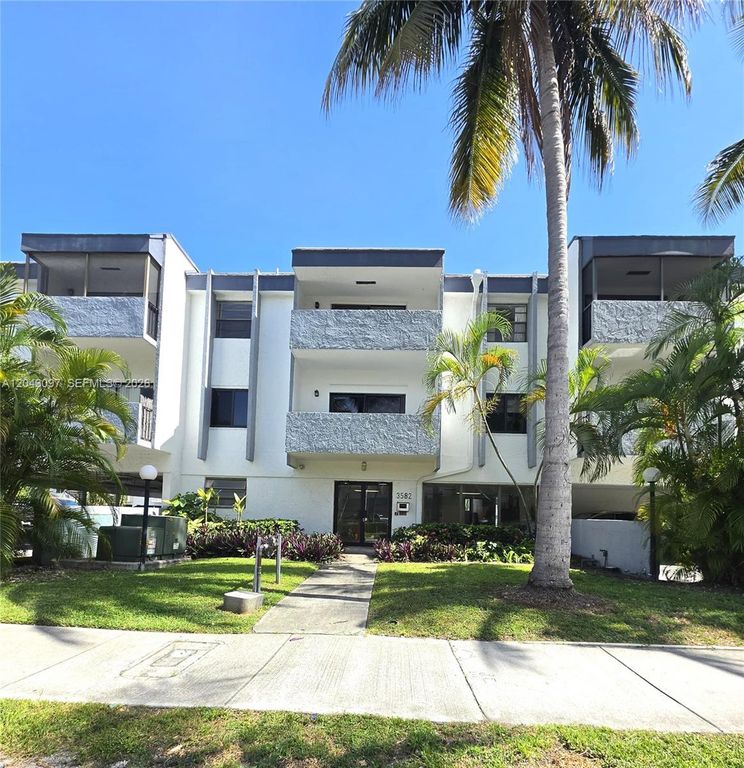 3582 NE 171st Street 307, North Miami Beach, FL 33160