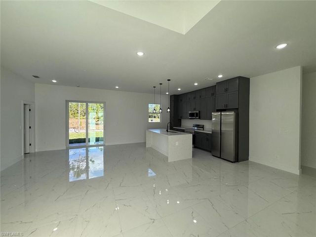 1121 Florence ST E, Lehigh Acres, FL 33974