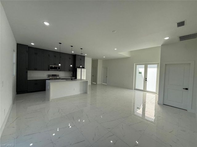 1121 Florence ST E, Lehigh Acres, FL 33974