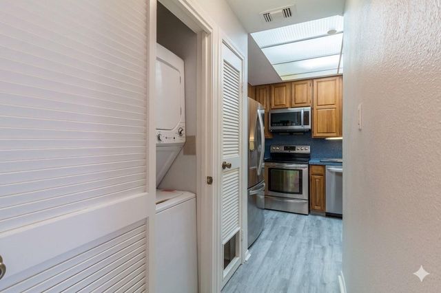 793 Davis Road 215, League City, TX 77573