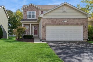 1823 S Fallbrook Drive, Round Lake, IL 60073