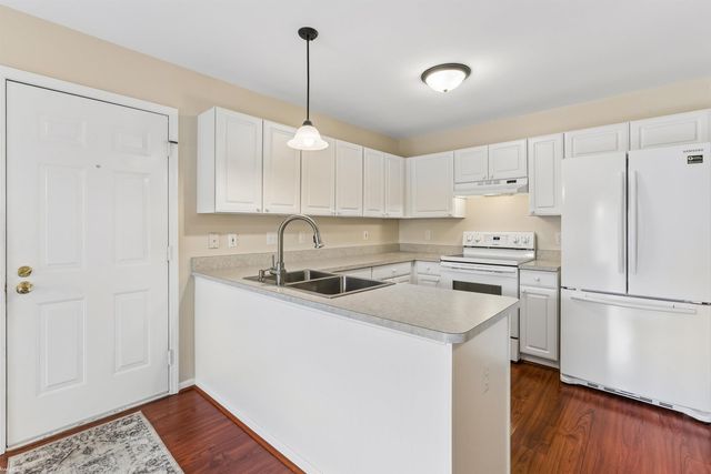 16725 Pearlcreek Court, Macomb, MI 48042